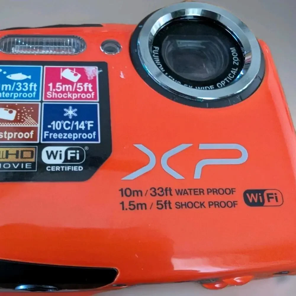 Fujifilm FinePix XP70 16.4 Mega Pixels 5x Optical Zoom Compact Digital Camera 🍊